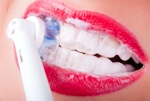 как правильно чистить зубы электрической щеткой